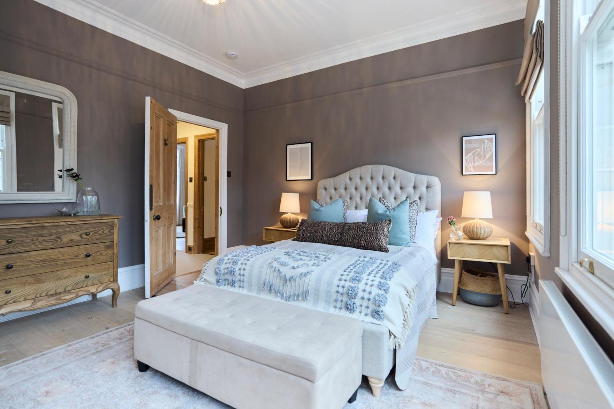 The Rosebery Retreat - Inviting 4bdr With Garden Londra