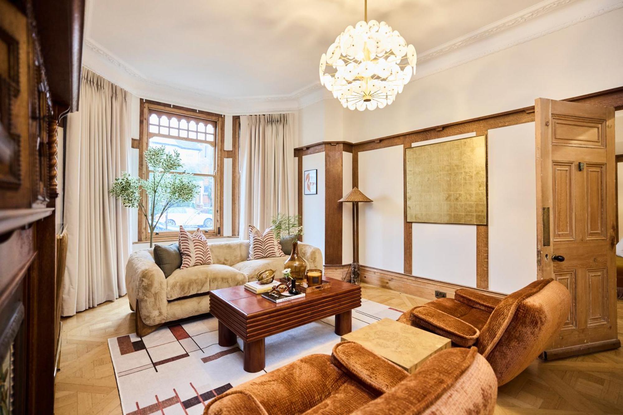 The Rosebery Retreat - Inviting 4bdr With Garden Appartamento